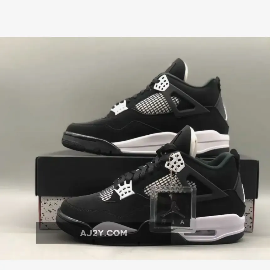 Air Jordan 4 "White Thunder" Air Jordan 4 "White Thunder"