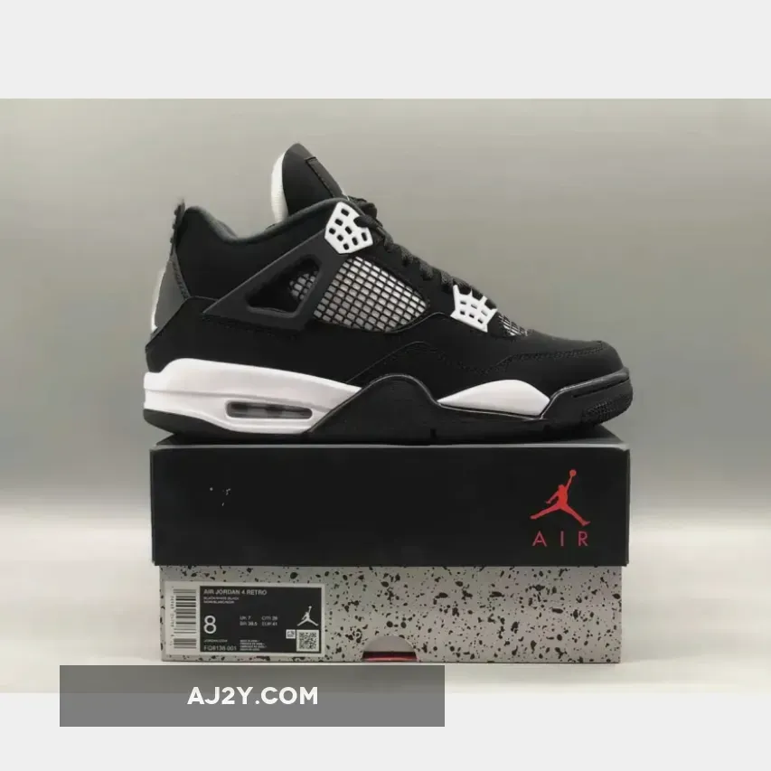 Air Jordan 4 "White Thunder" Air Jordan 4 "White Thunder"