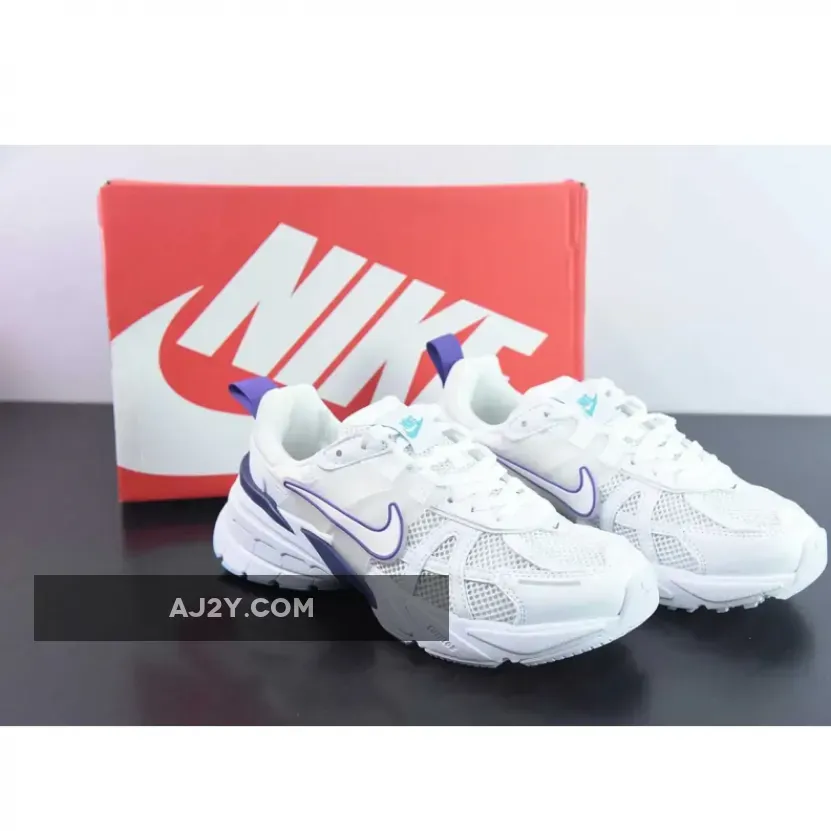 Nike WMNS Runtekk White Purple