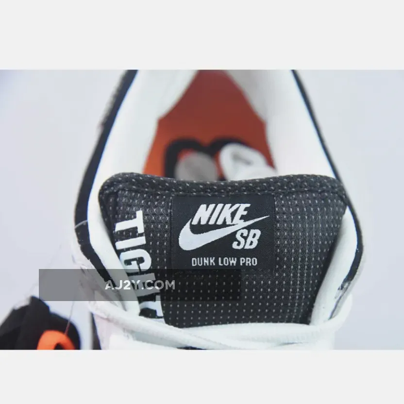 TIGHTBOOTH x Nike SB Dunk Low White/Black-Safety Orange New Arrival TIGHTBOOTH x Nike SB Dunk Low White/Black-Safety Orange New Arrival